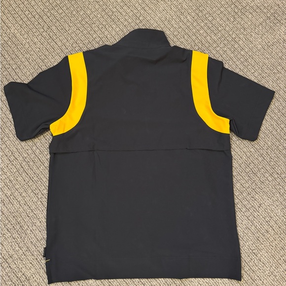 Iowa Hawkeyes Short Sleeve Dri-Fit On Field Pullover - Large - Picture 3 of 3